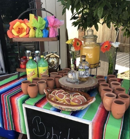 Renta Estación de Jugos y Aguas Frescas estilo Mexicano (máx. 100 personas)